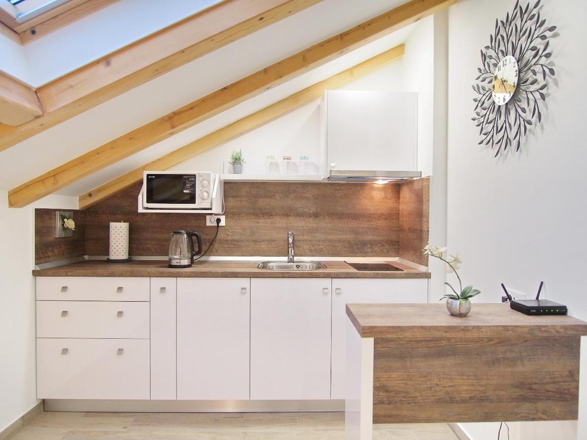 Apartment Sweet Escape *