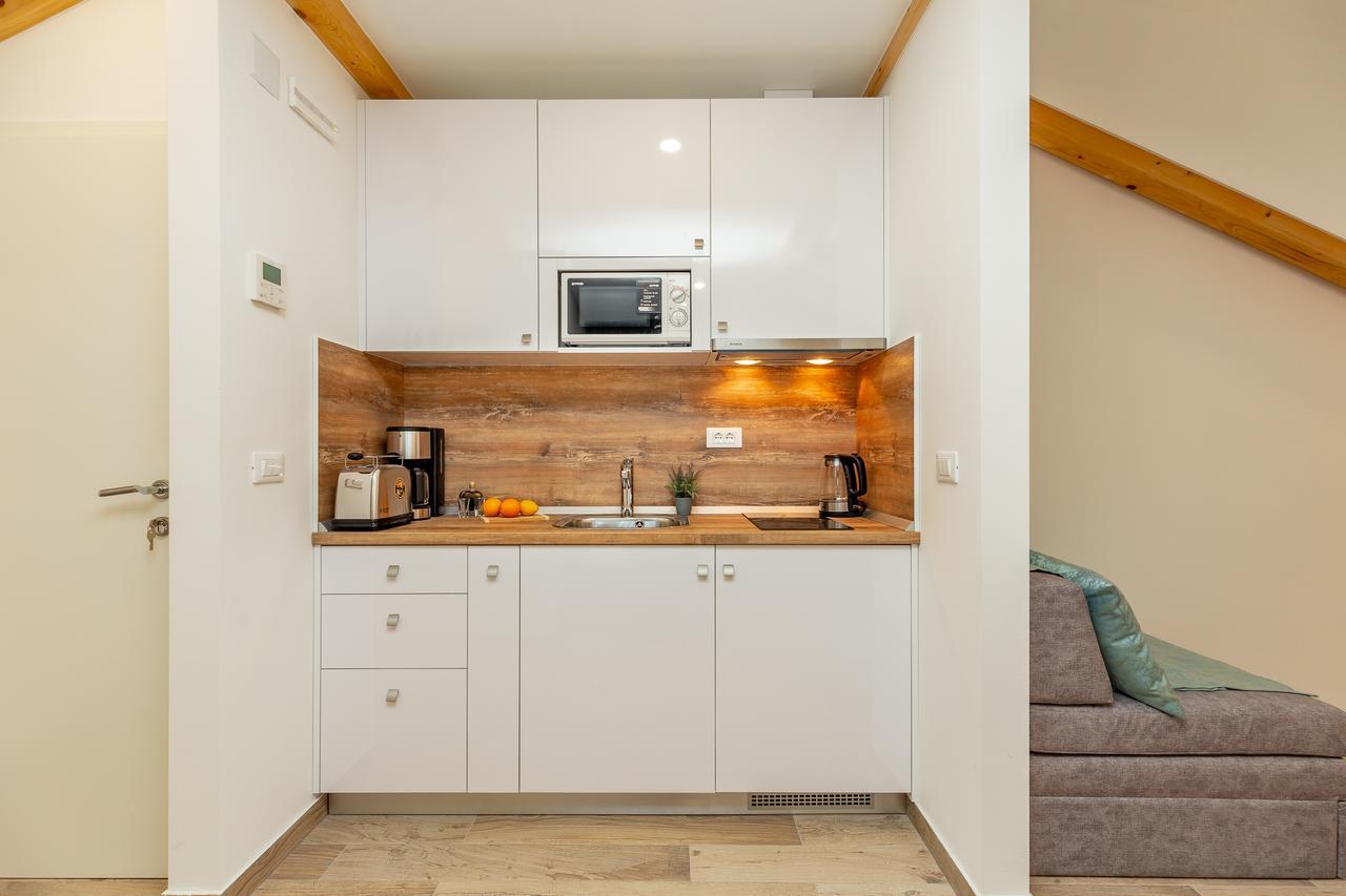 Apartment Sweet Escape *